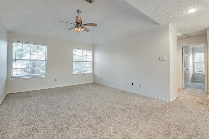 Building Photo - 2608 Beechcraft St