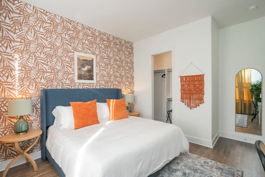 Building Photo - 713 26th Ave N