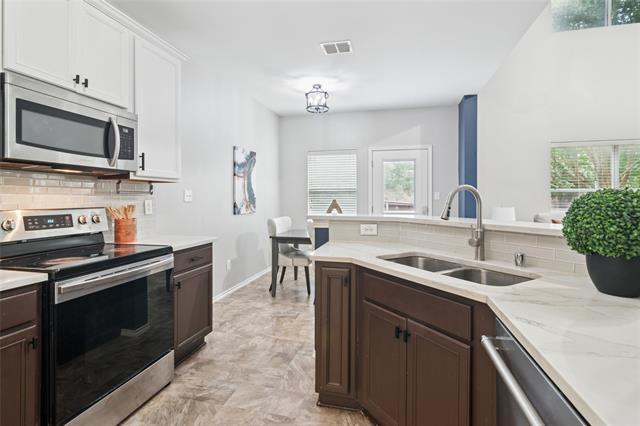 Building Photo - 8601 Forest Highlands Dr