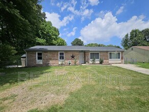 Building Photo - 3413 Newport Dr