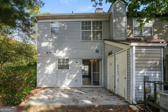 Building Photo - 1418 Stonegate Ct