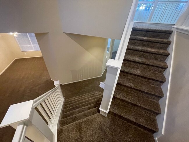 Building Photo - Wonderful Home Close to Shopping and Public Transportation.