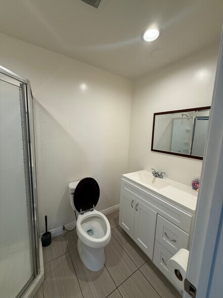 Building Photo - 410 N Glenwood Pl