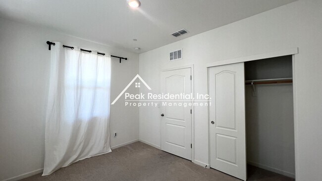 Building Photo - 3236 Sunny Gate Ln