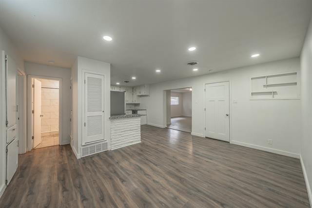 Building Photo - 2021 Glen Haven Dr