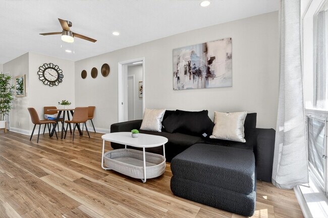 Building Photo - 1761 NE 55th St