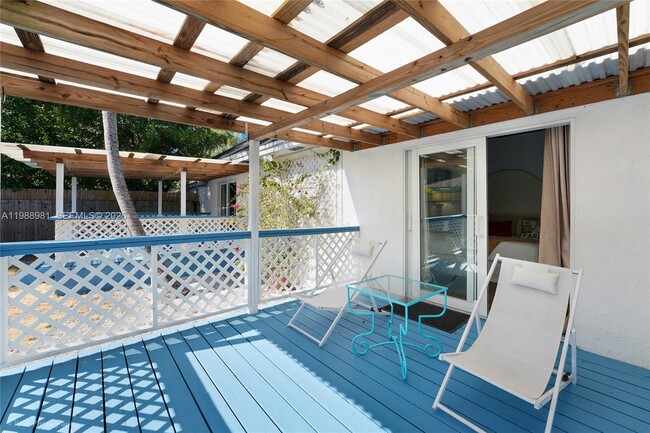 Building Photo - 212 SW 1st Ave