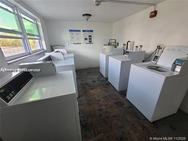 Building Photo - 15225 NE 6th Ave