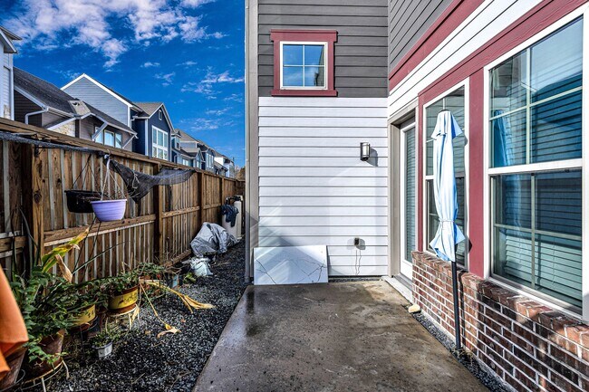 Building Photo - 12562 Holly Blue Ln