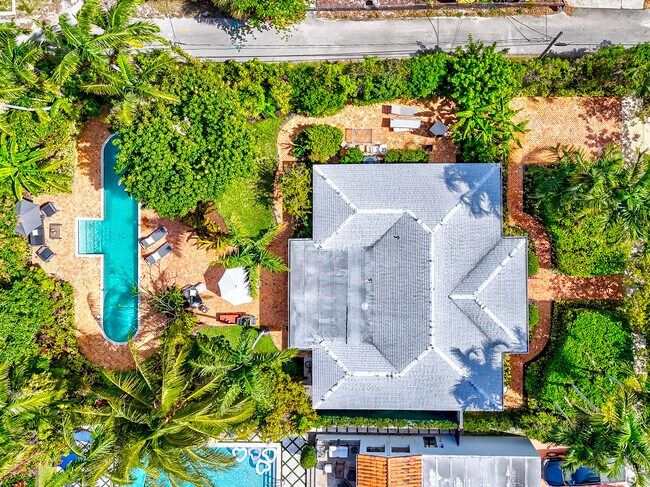 Building Photo - 411 26th St