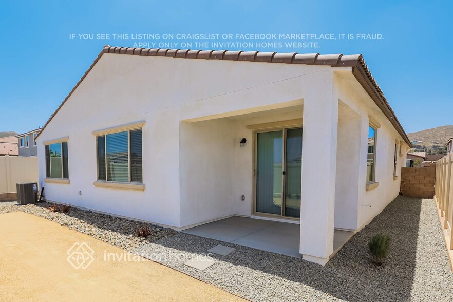 Building Photo - 27162 Sands Dr