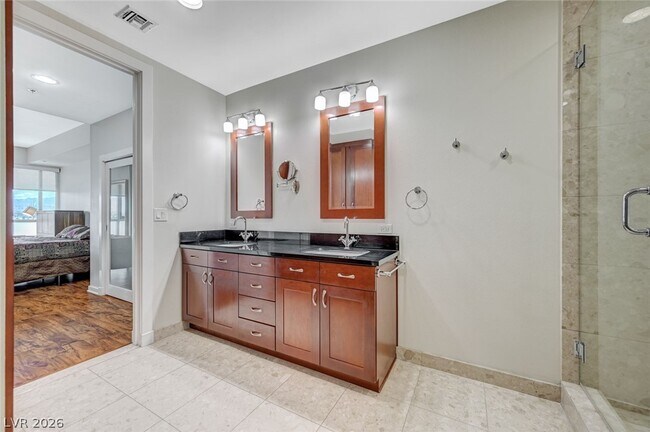 Building Photo - 4575 Dean Martin Dr