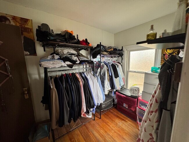 Building Photo - 22 Almont St