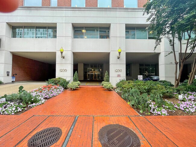 Building Photo - 1230 23rd St NW