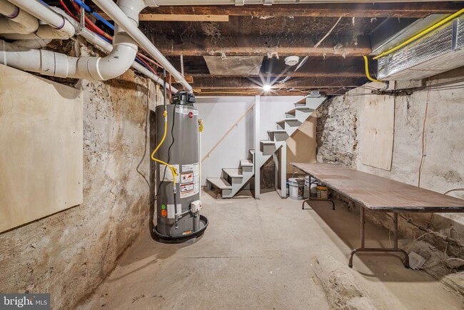 Building Photo - 123 Ford St