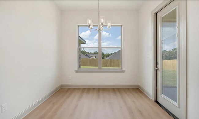 Building Photo - 382 Mary Cir