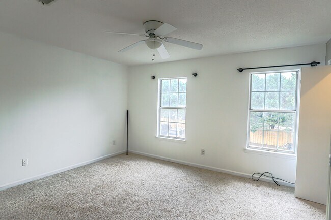 Building Photo - 2 Bedroom Townhome in Augusta!