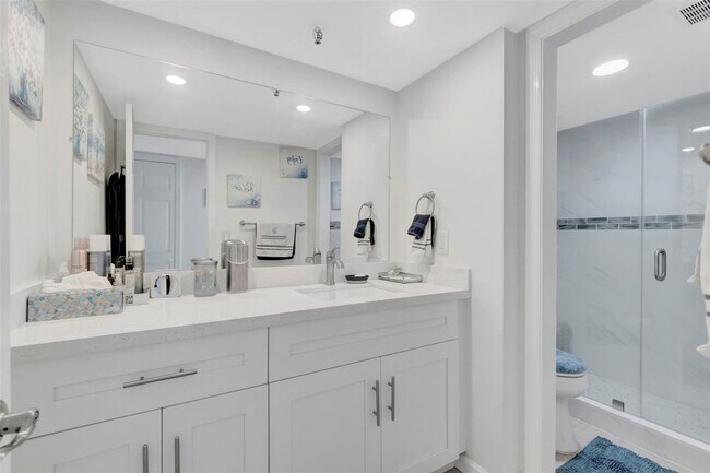 Building Photo - 899 Jeffery St