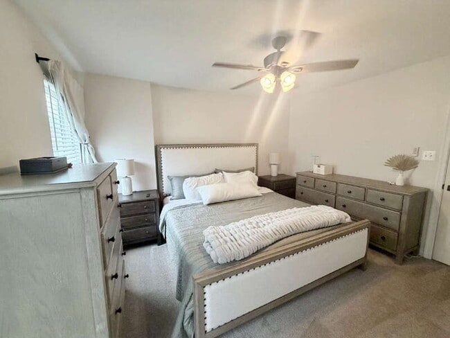 Building Photo - 978 Harrison Cir