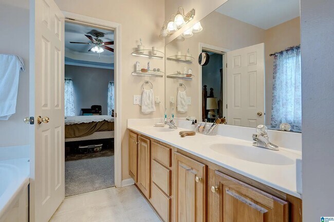 Master bathroom - 205 Camellia Dr