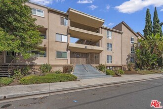 Building Photo - 10757 Hortense St