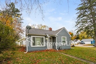 Building Photo - 5125 W Stark St