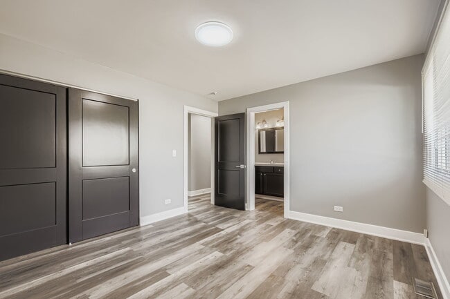 Building Photo - 5611 Allemong Dr