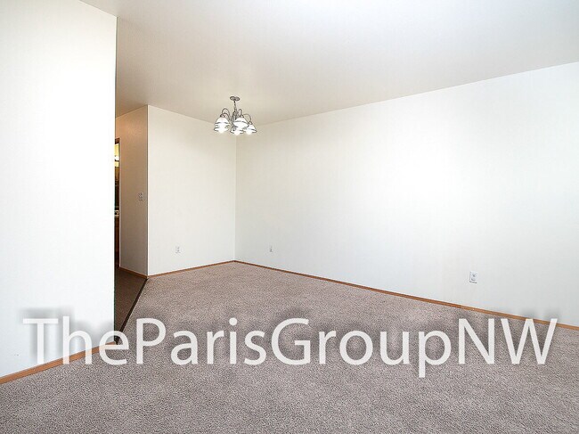 Building Photo - Big & Beautiful South Seattle 2BR/2BA