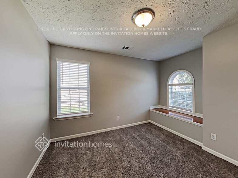 Building Photo - 1317 Kent Manor