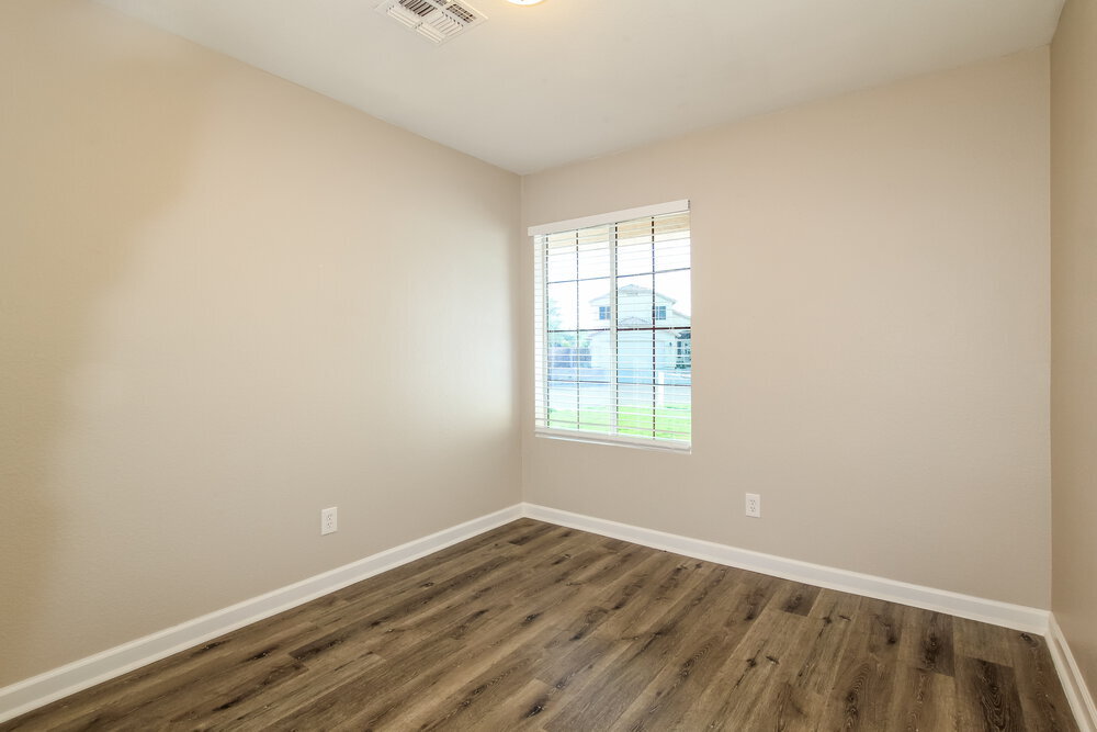 Building Photo - 5035 W Kristal Way