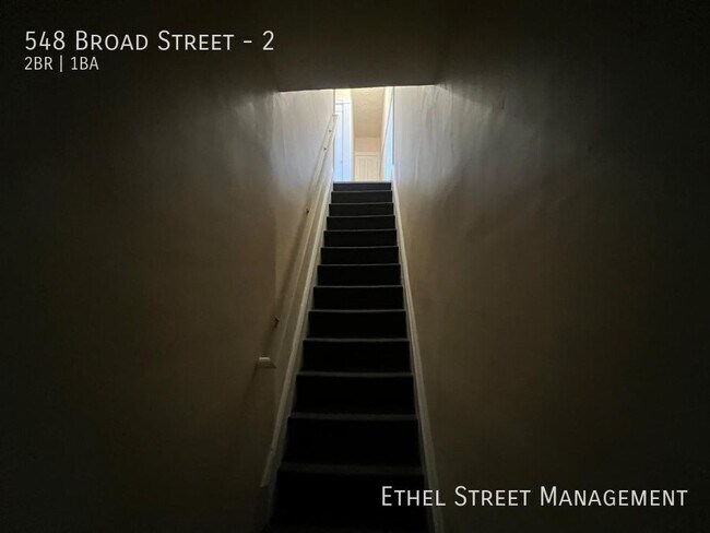 Building Photo - 548 Broad St