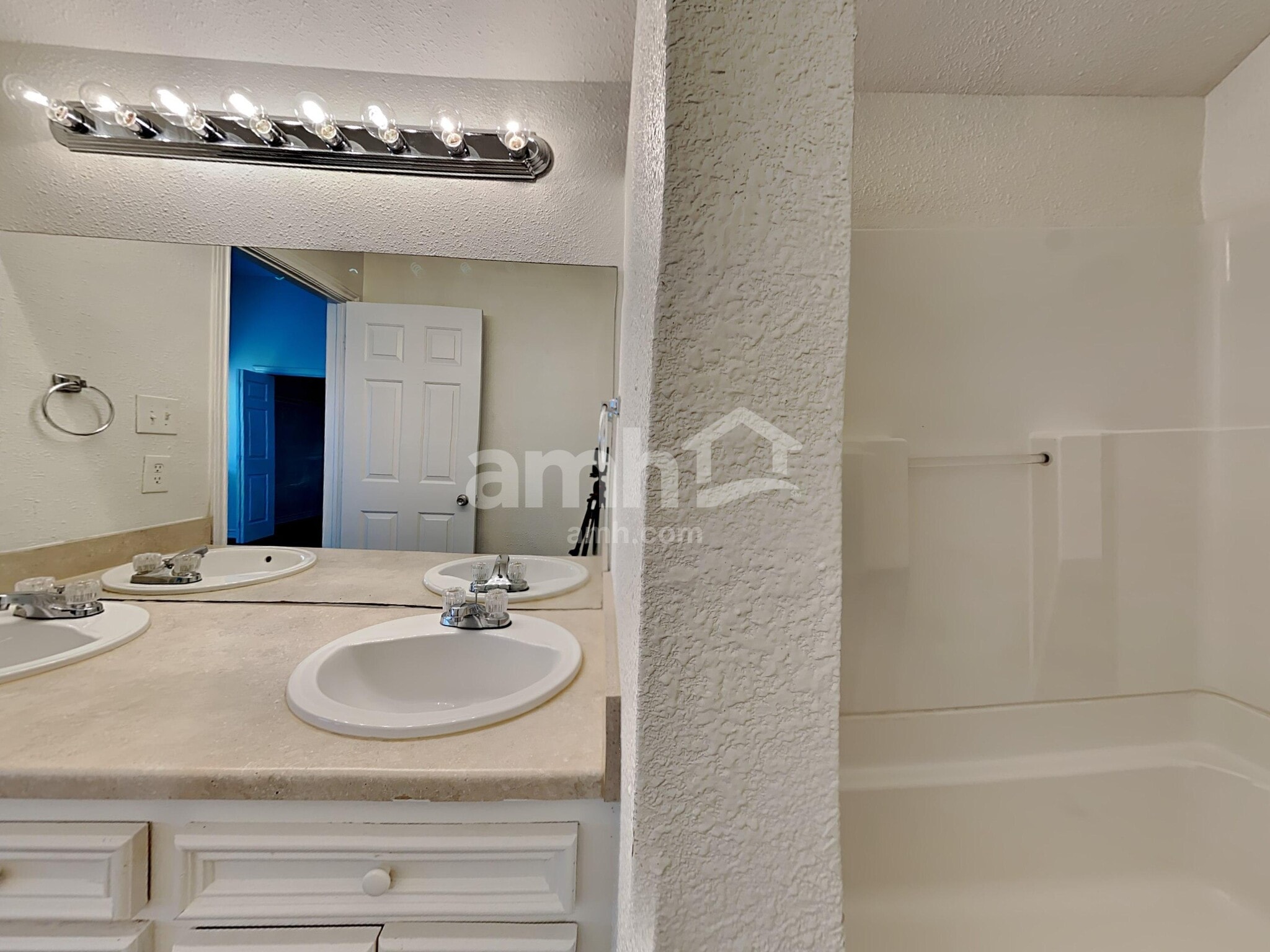 Building Photo - 416 Madison Pl