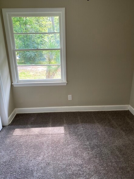 Building Photo - 844 Pierce Ave