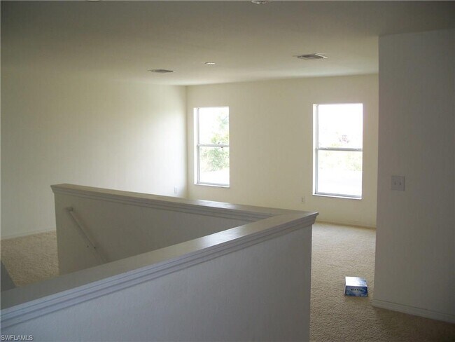 Building Photo - 216 NW 26th Ave