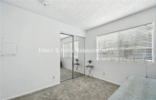 Building Photo - 955 E 3rd St