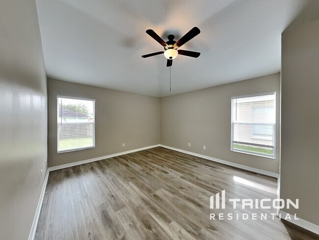 Building Photo - 12719 Standbridge Drive Riverview FL