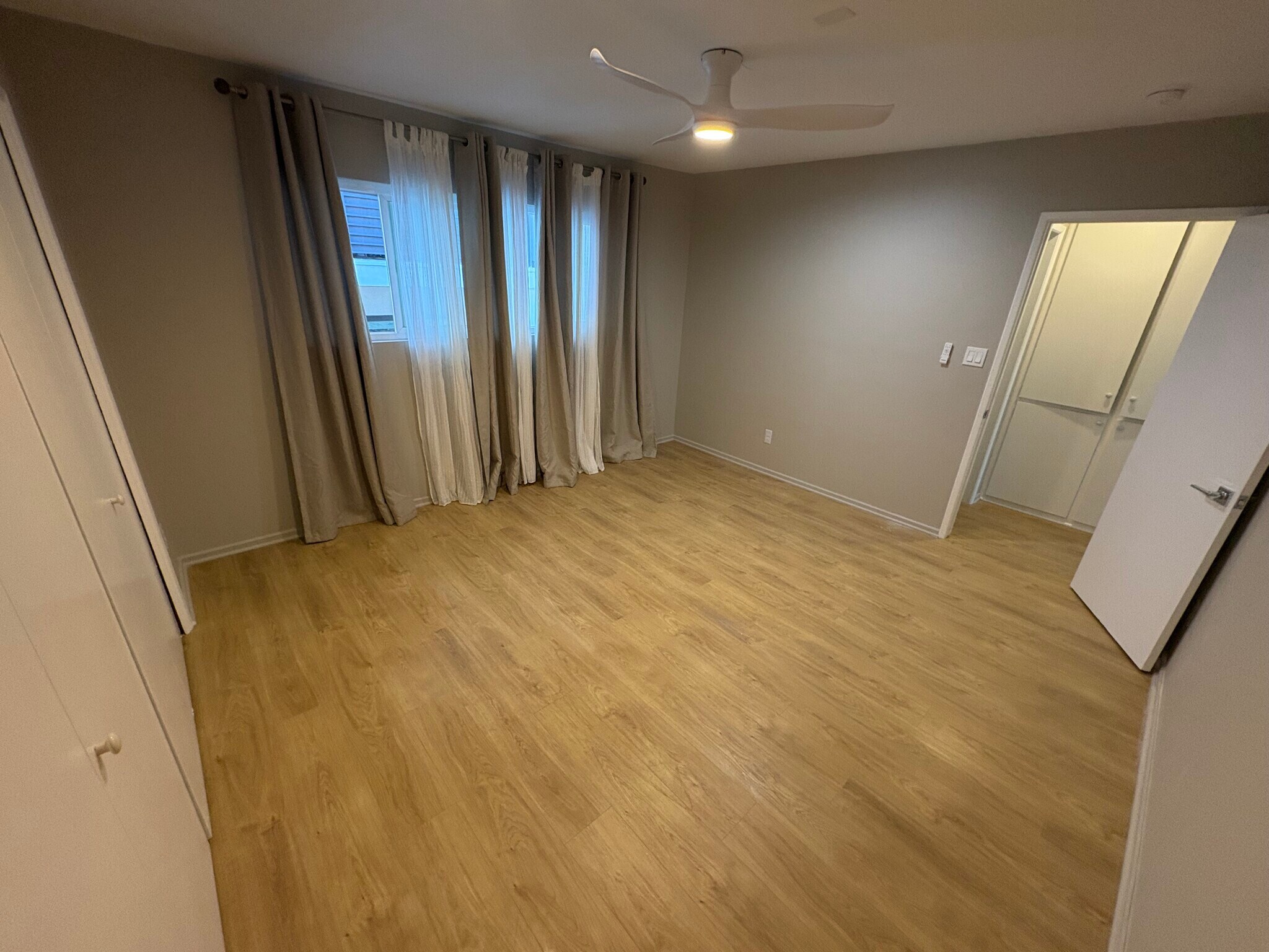 Building Photo - 510 N Van Ness Ave