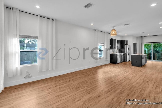 Building Photo - 3002 N Highland Ave