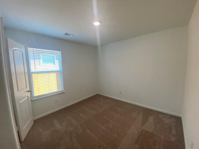 Building Photo - 309 Riverdale Dr