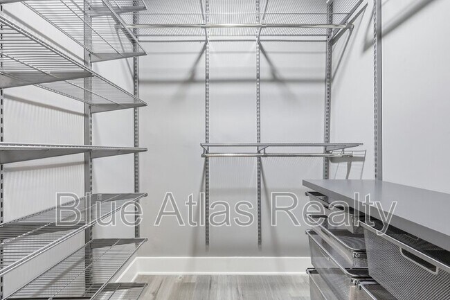 Building Photo - 15625 Terrace Lawn Cir