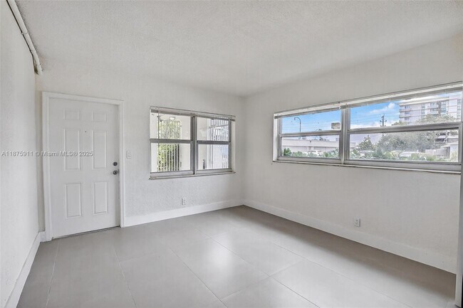 Building Photo - 1740 Funston St