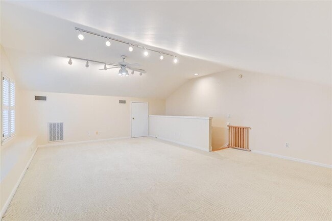 Building Photo - 6012 Kirby Dr