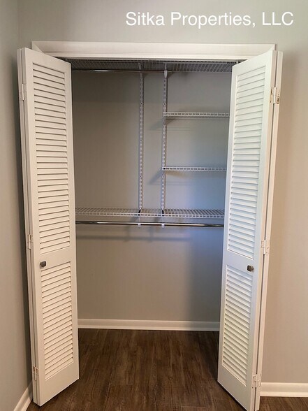 Building Photo - 7542 E 28th St