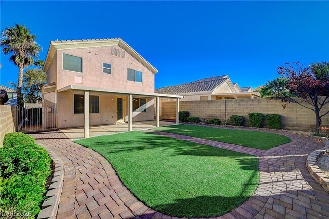 Building Photo - 121 Standing Stone St