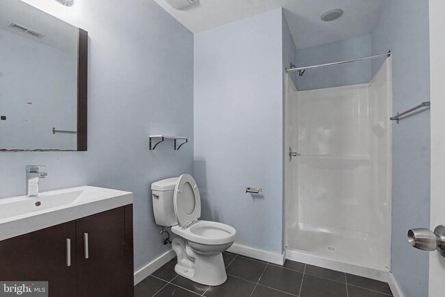 Building Photo - 1515 W Oxford St