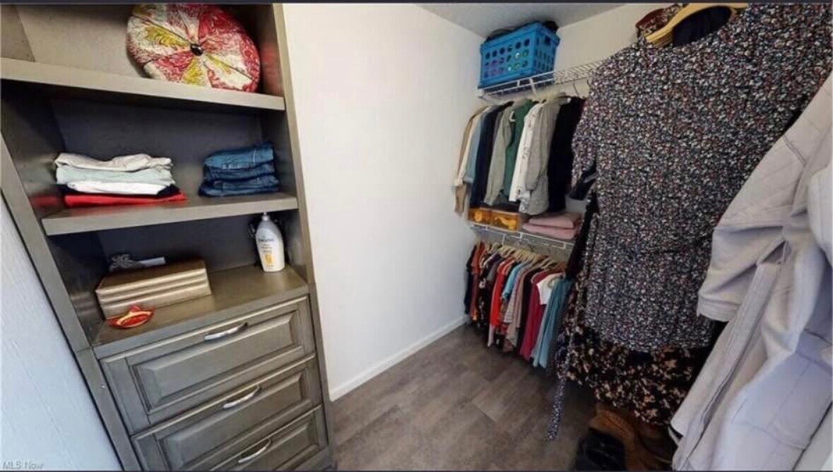 Building Photo - 11811 Lake Ave