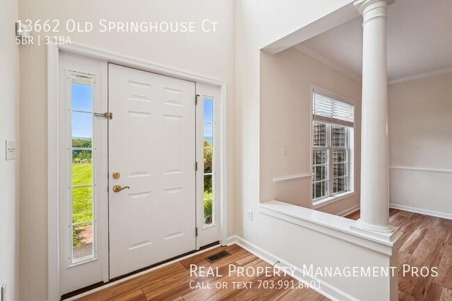 Building Photo - 13662 Old Springhouse Ct
