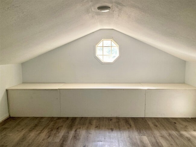 Building Photo - 331 Terminal St