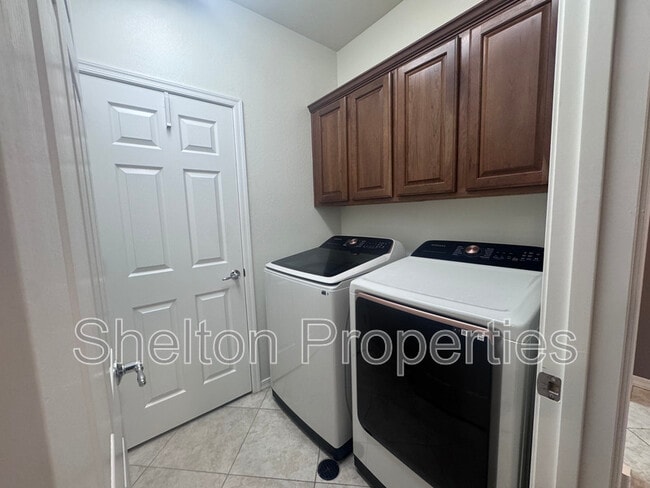 Building Photo - 29128 N 22nd Ave