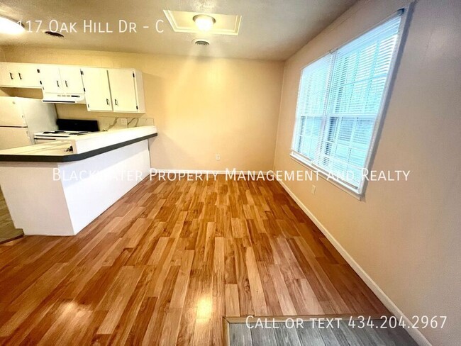 Building Photo - One Bedroom off Leesville Road!